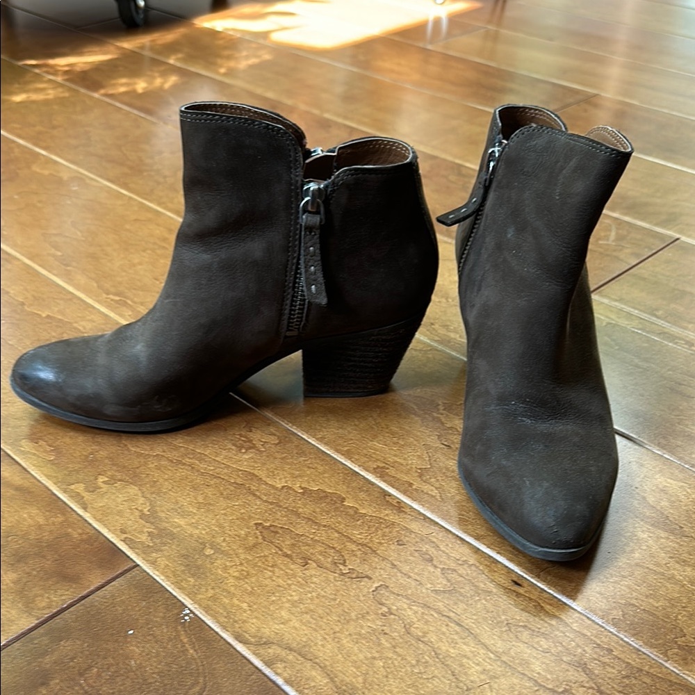 Frye ~ Brown Ankle Boots